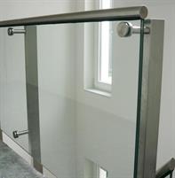 Glas_Edelstahl